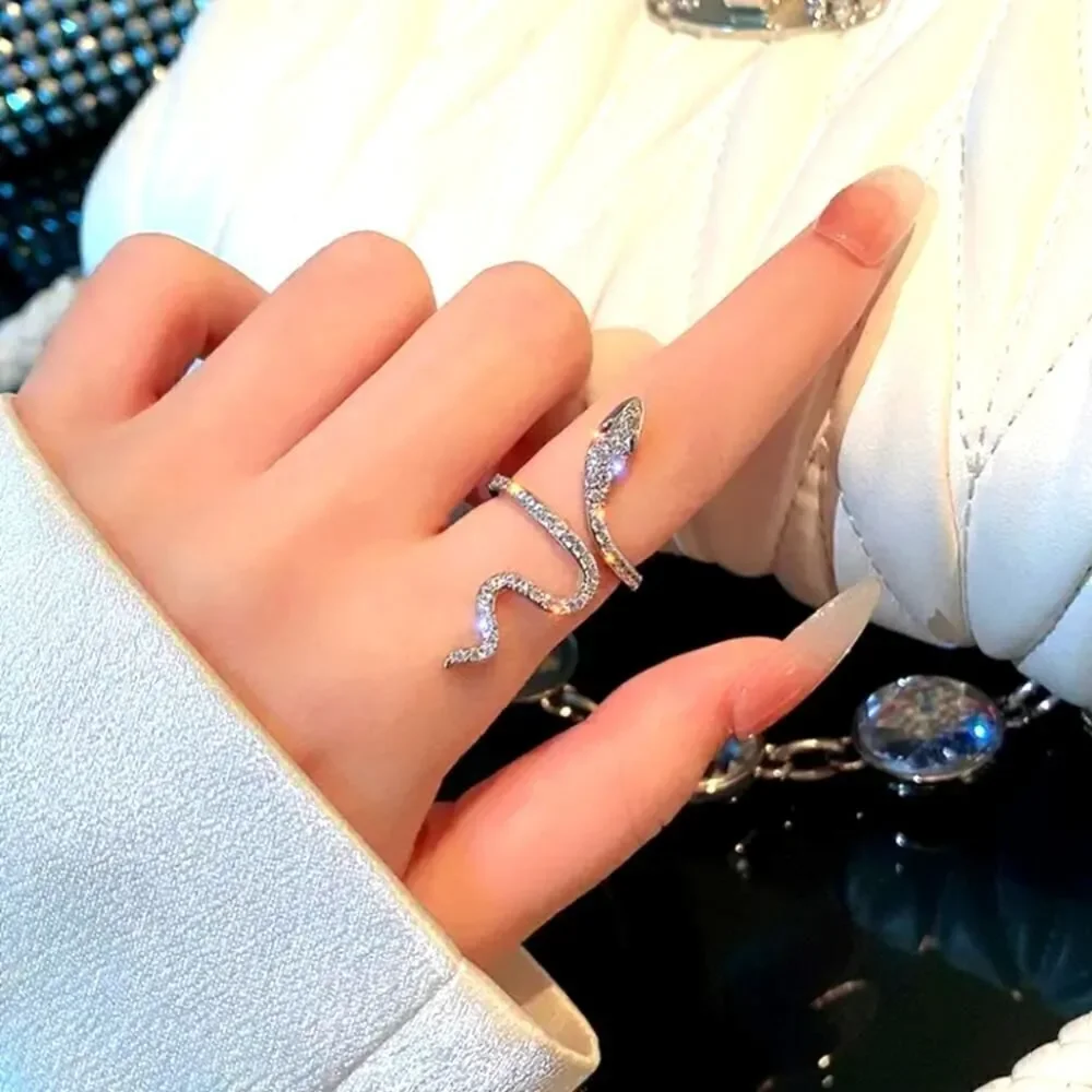 Trendy Elegant Exquisite Gothic Rhinestones Snake Ring Decorative Luxury Ring